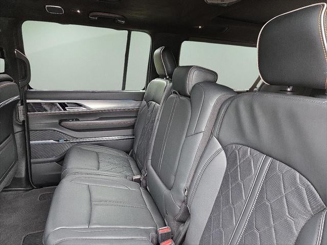 2023 Jeep Grand Wagoneer L Series III 4x4