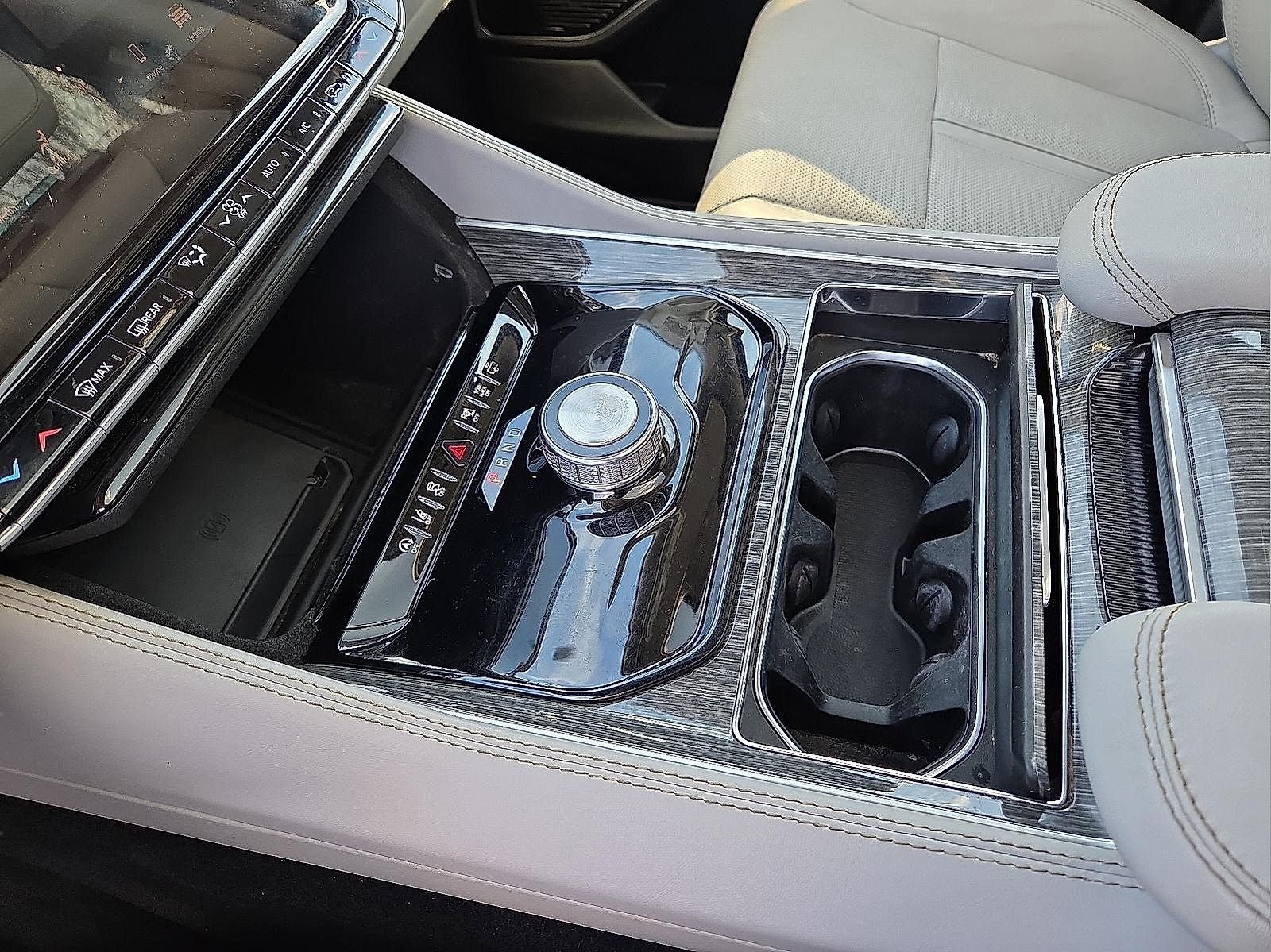 2022 Jeep Wagoneer Series III 4x2