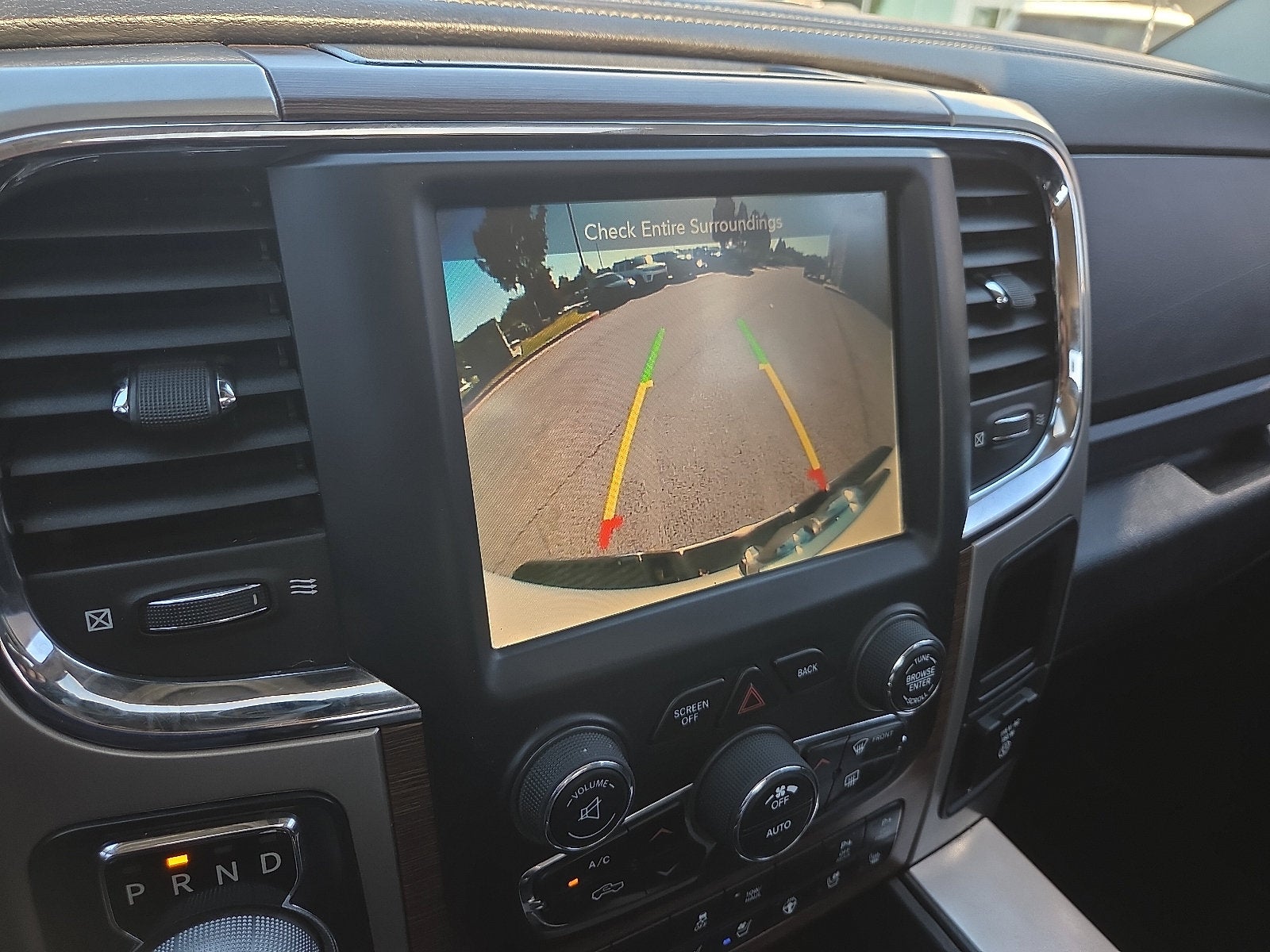 2017 RAM 1500 Laramie Crew Cab 4x4 5'7' Box