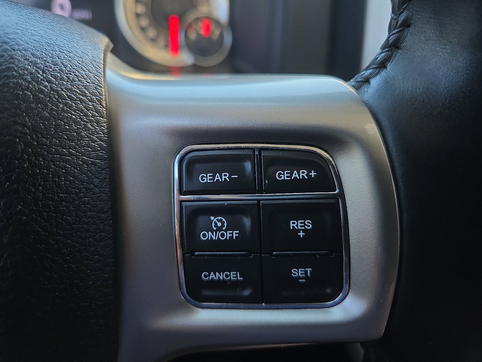 2017 RAM 1500 Laramie Crew Cab 4x4 5'7' Box