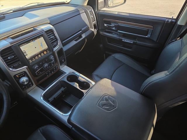 2017 RAM 1500 Laramie Crew Cab 4x4 5'7' Box
