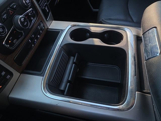 2017 RAM 1500 Laramie Crew Cab 4x4 5'7' Box
