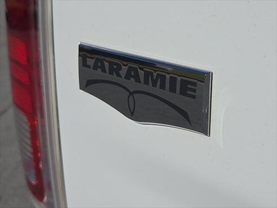 2017 RAM 1500 Laramie Crew Cab 4x4 5'7' Box