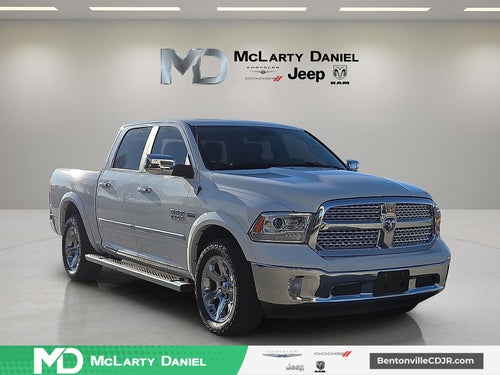 2017 RAM 1500 Laramie Crew Cab 4x4 5'7' Box