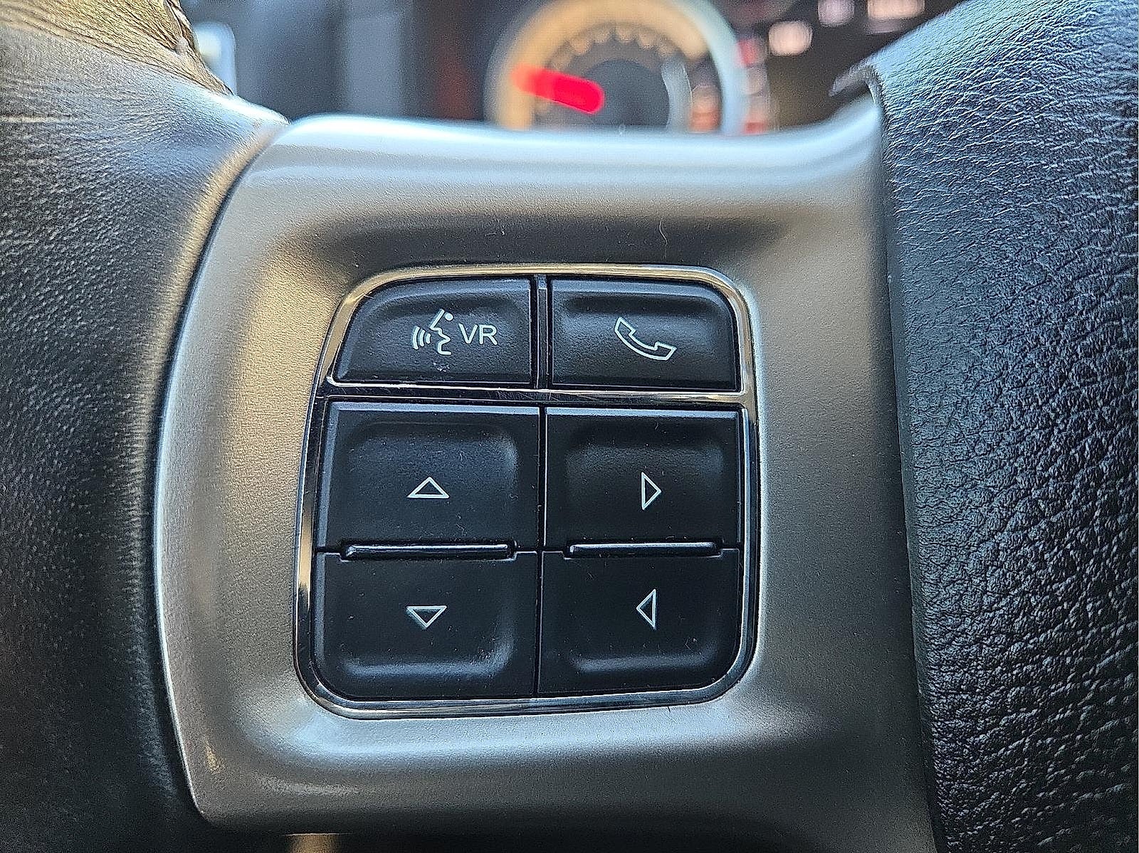 2017 RAM 1500 Laramie Crew Cab 4x4 5'7' Box