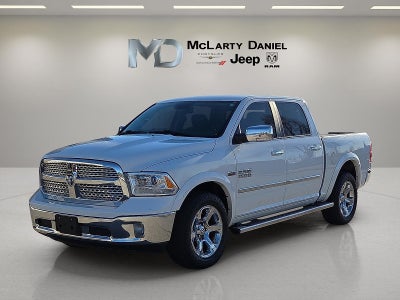 2017 RAM 1500 Laramie Crew Cab 4x4 5'7' Box