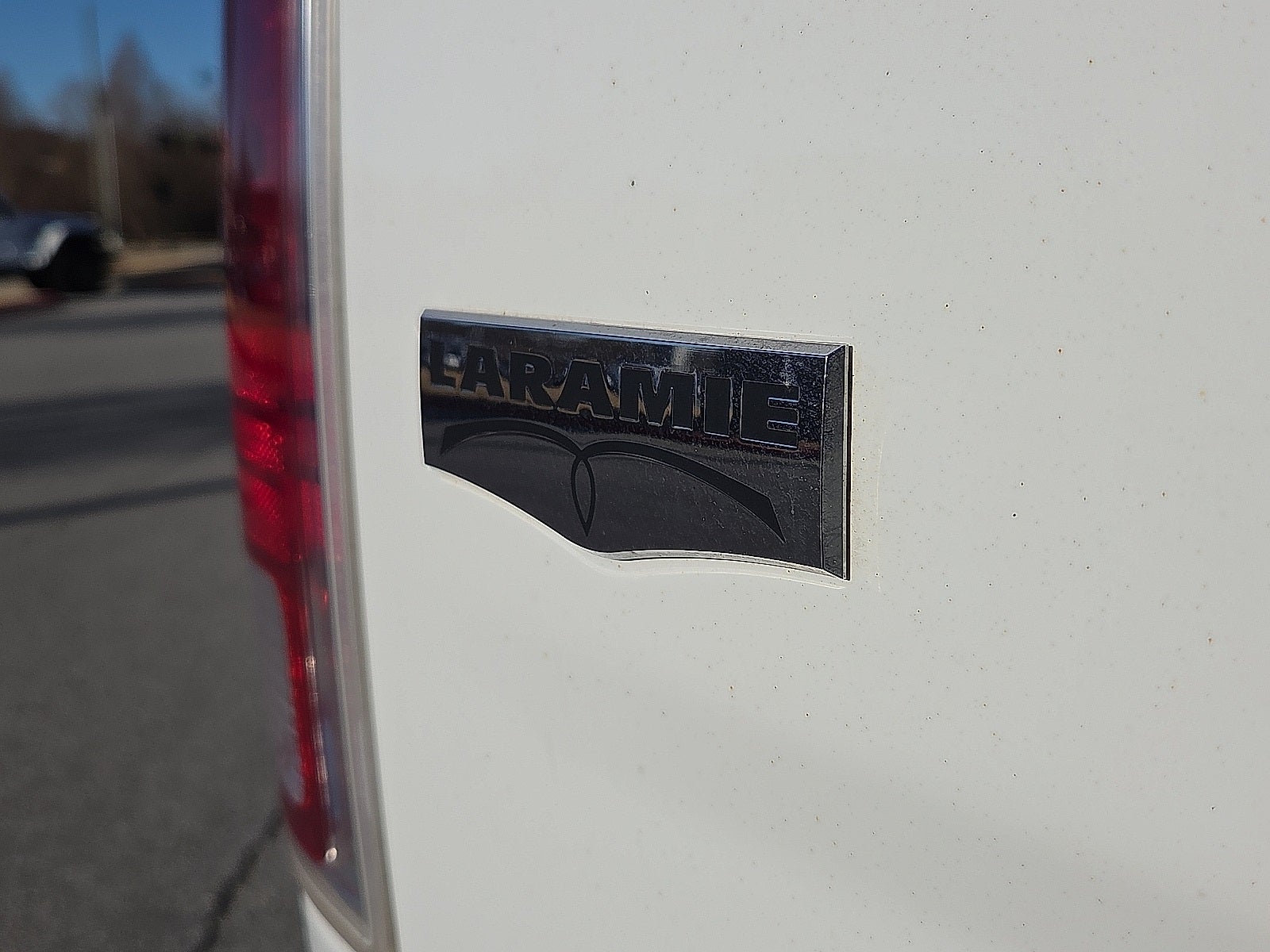 2017 RAM 1500 Laramie Crew Cab 4x4 5'7' Box