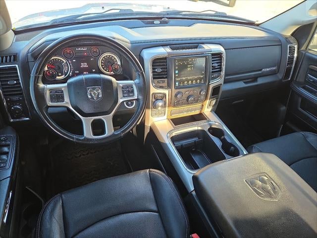 2017 RAM 1500 Laramie Crew Cab 4x4 5'7' Box