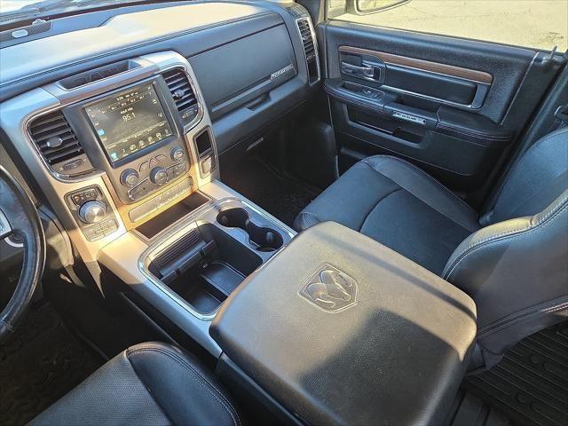 2017 RAM 1500 Laramie Crew Cab 4x4 5'7' Box