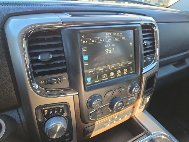 2017 RAM 1500 Laramie Crew Cab 4x4 5'7' Box