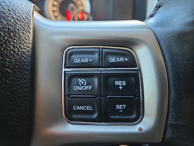 2017 RAM 1500 Laramie Crew Cab 4x4 5'7' Box