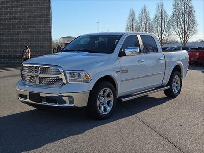2017 RAM 1500 Laramie Crew Cab 4x4 5'7' Box