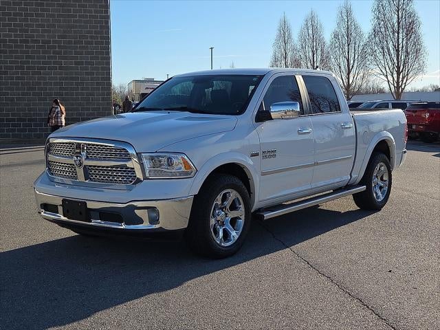 2017 RAM 1500 Laramie Crew Cab 4x4 5'7' Box