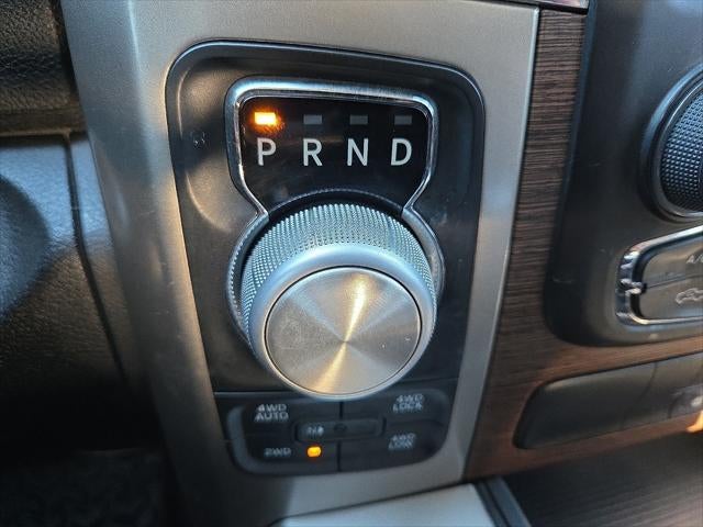 2017 RAM 1500 Laramie Crew Cab 4x4 5'7' Box