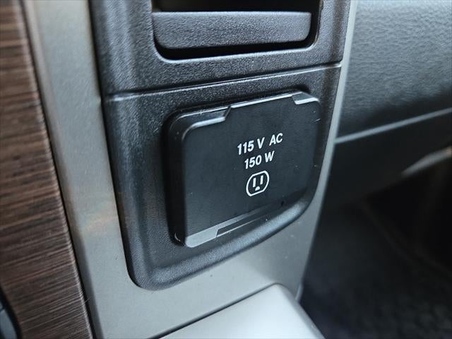 2017 RAM 1500 Laramie Crew Cab 4x4 5'7' Box