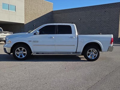 2017 RAM 1500 Laramie Crew Cab 4x4 5'7' Box