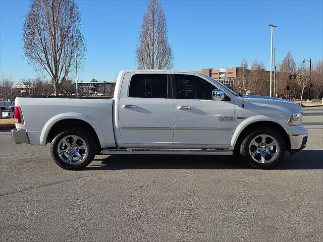 2017 RAM 1500 Laramie Crew Cab 4x4 5'7' Box