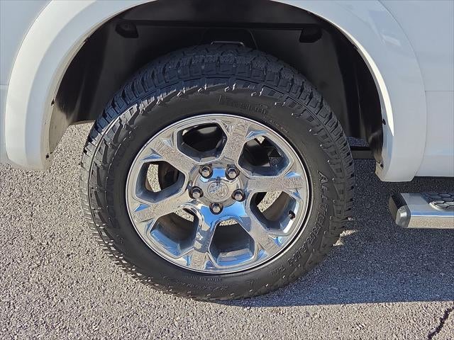 2017 RAM 1500 Laramie Crew Cab 4x4 5'7' Box