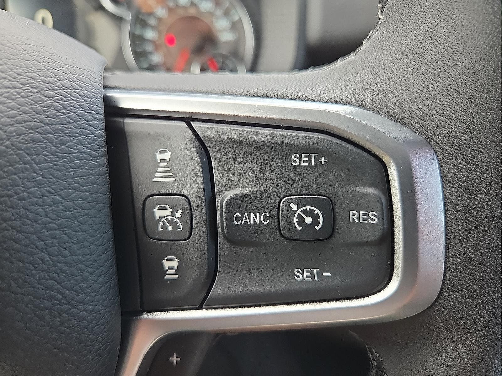 2025 RAM 1500 Big Horn Crew Cab 4x4 6'4' Box
