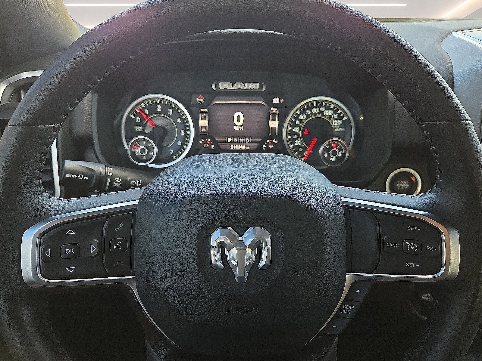 2024 RAM 1500 Big Horn Crew Cab 4x4 5'7' Box