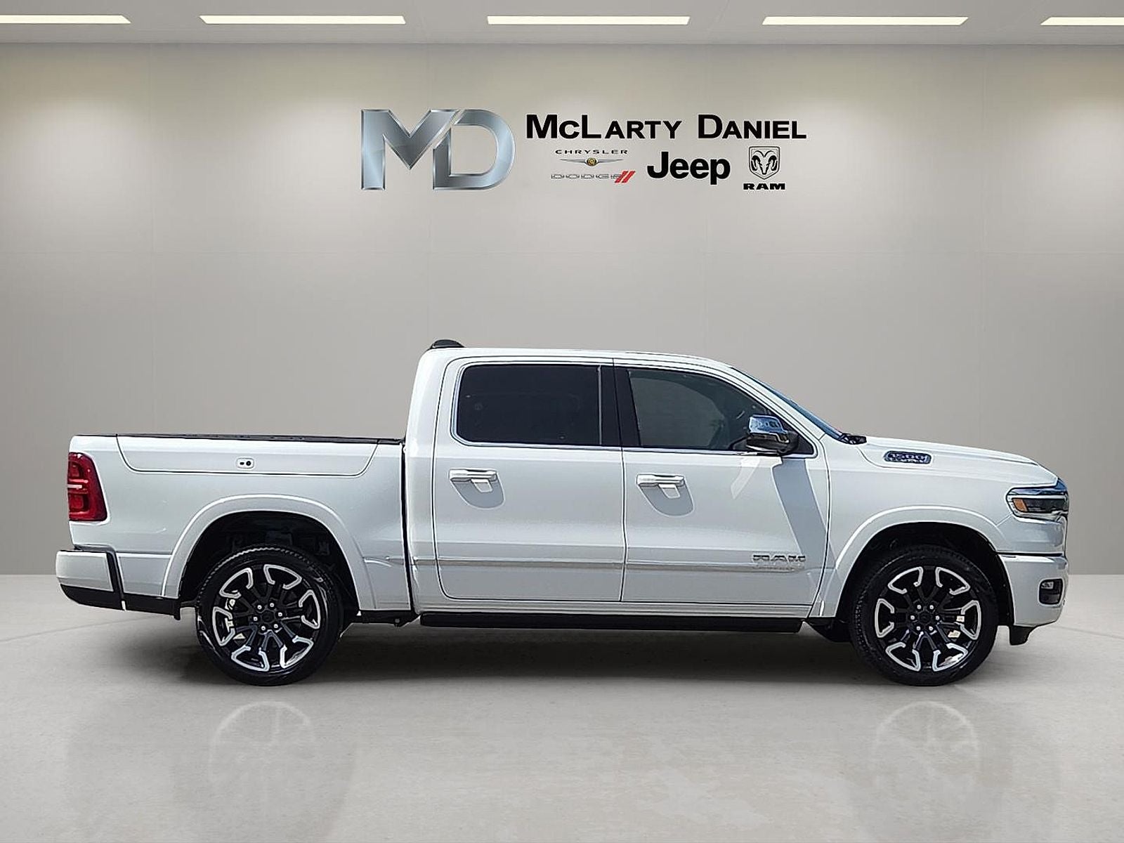 2025 RAM 1500 Limited Crew Cab 4x4 5'7' Box
