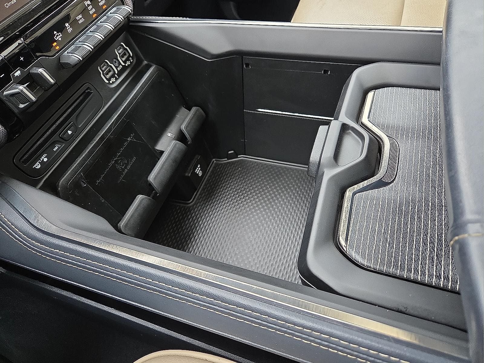 2019 RAM 1500 Limited Crew Cab 4x4 5'7' Box