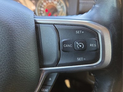 2020 RAM 1500 Laramie Crew Cab 4x4 5'7' Box