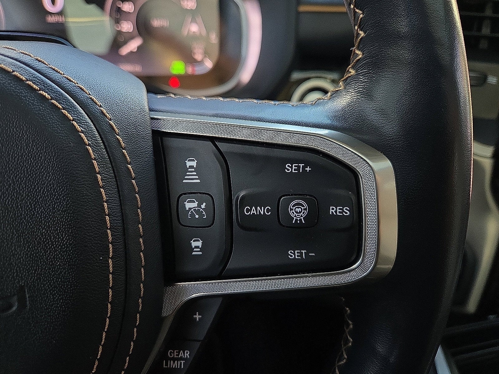 2025 RAM 1500 Tungsten Crew Cab 4x4 5'7' Box