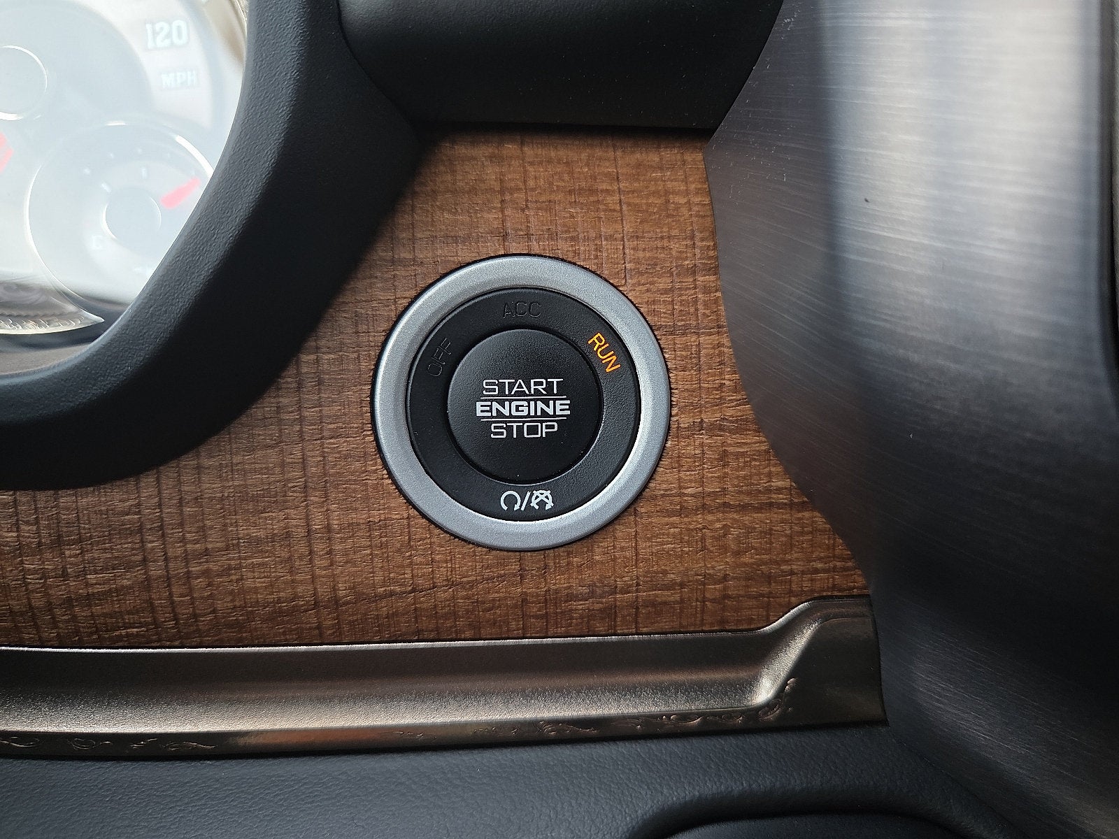 2020 RAM 1500 Laramie Longhorn Crew Cab 4x4 5'7' Box