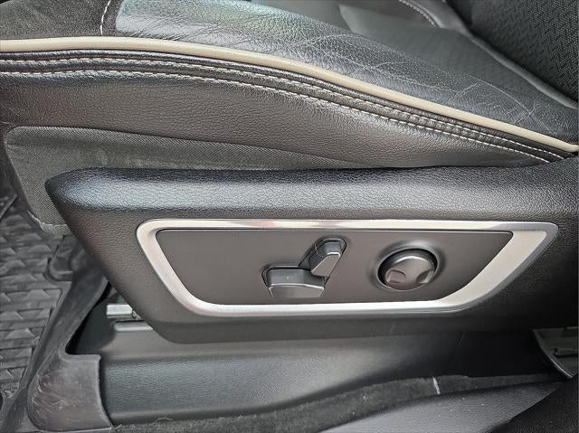 2022 RAM 1500 Laramie Crew Cab 4x4 6'4' Box