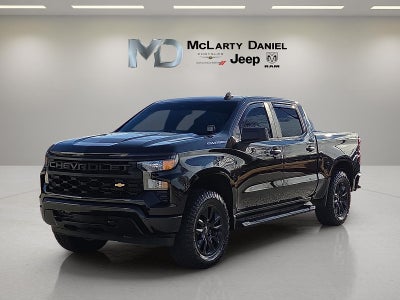 2022 Chevrolet Silverado 1500 4WD Crew Cab Short Bed Custom