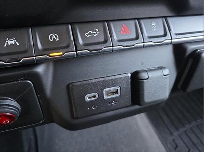 2022 Chevrolet Silverado 1500 4WD Crew Cab Short Bed Custom