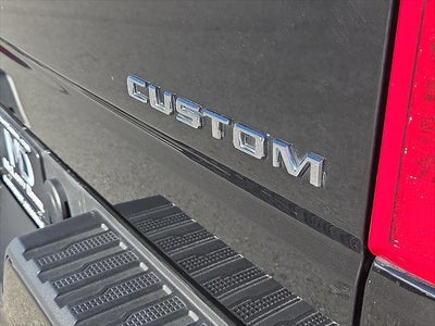 2022 Chevrolet Silverado 1500 4WD Crew Cab Short Bed Custom