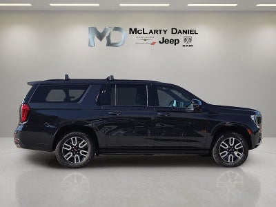 2023 GMC Yukon XL 4WD AT4