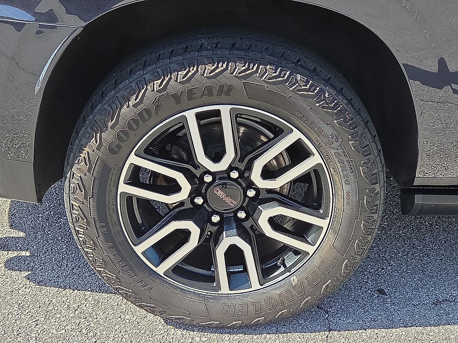2023 GMC Yukon XL 4WD AT4
