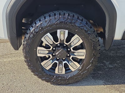 2024 GMC Sierra 2500HD 4WD Crew Cab Standard Bed Denali