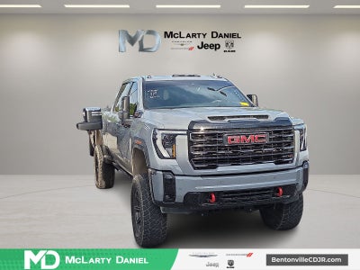 2025 GMC Sierra 2500HD 4WD Crew Cab Standard Bed AT4