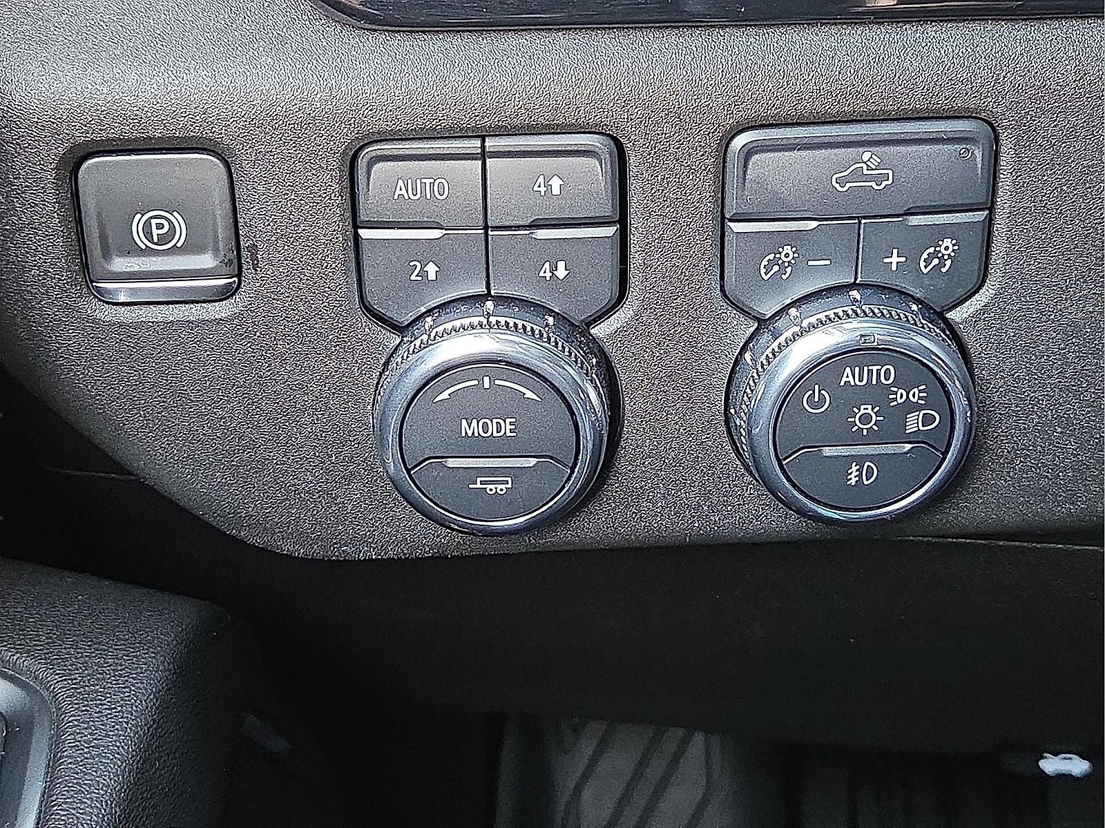 2025 GMC Sierra 1500 4WD Crew Cab Short Box Elevation with 3SB