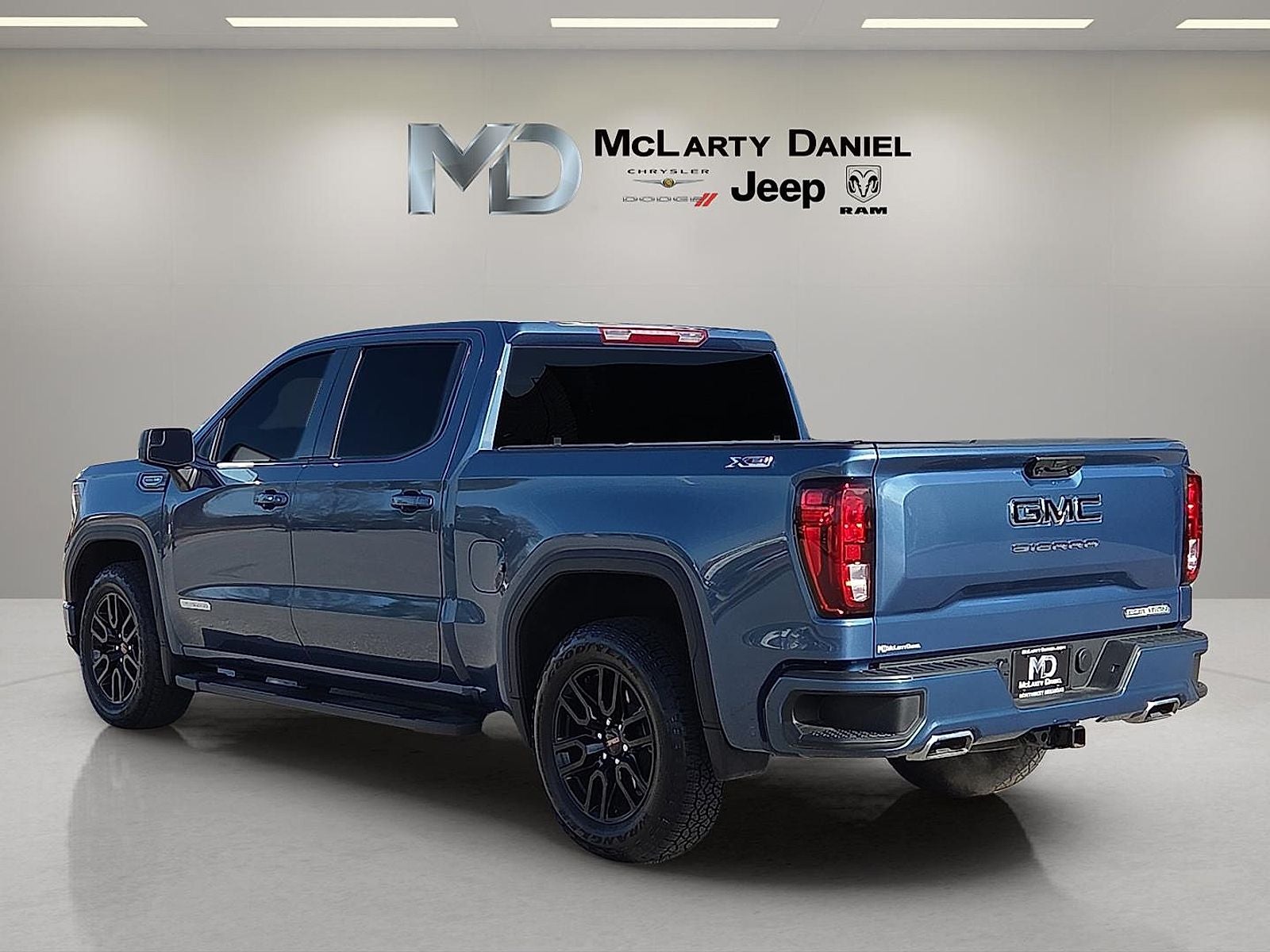 2025 GMC Sierra 1500 4WD Crew Cab Short Box Elevation with 3SB