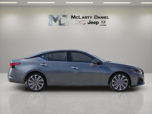 2023 Nissan Altima SL FWD