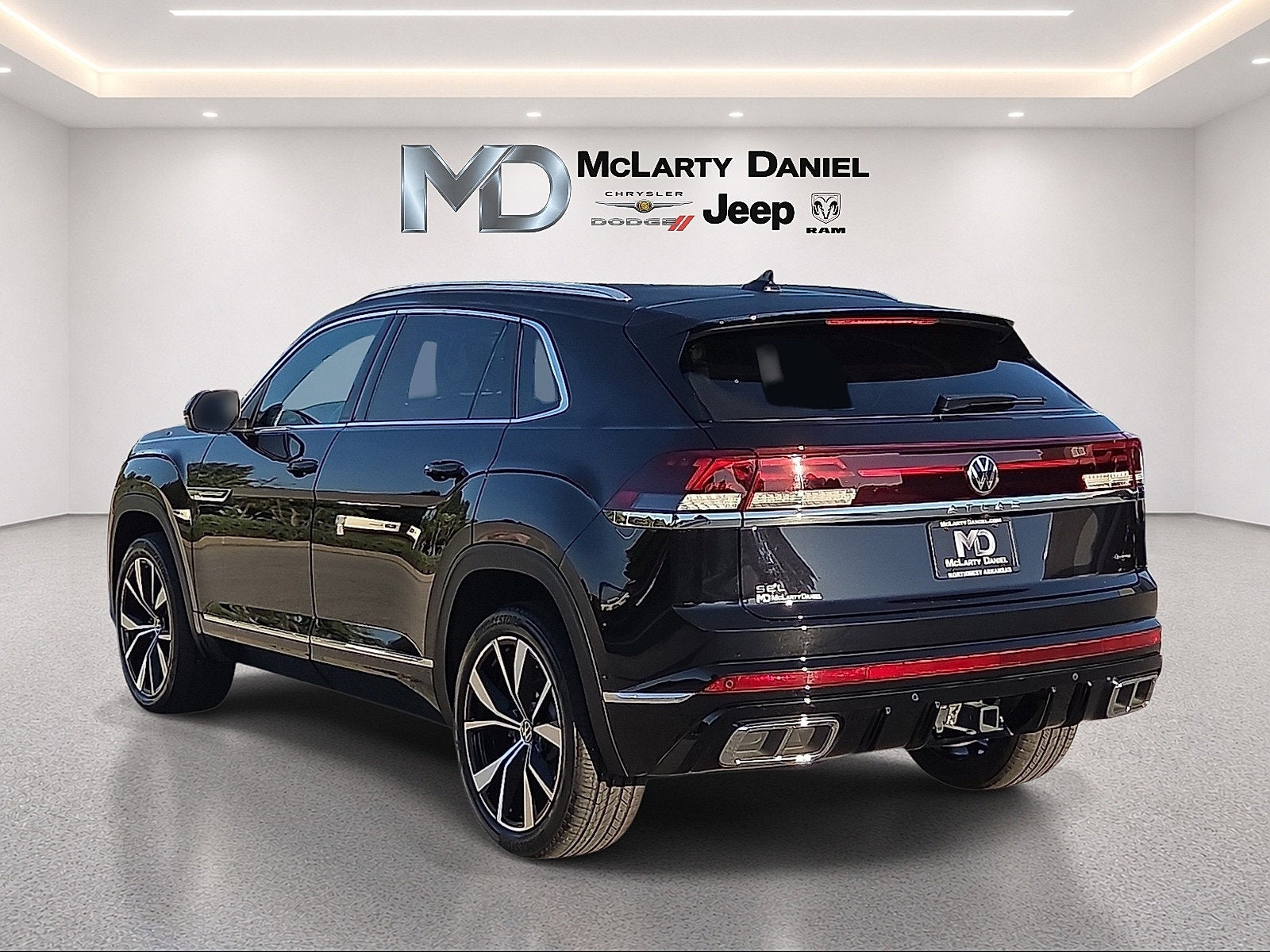 2024 Volkswagen Atlas Cross Sport 2.0T SEL Premium R-Line