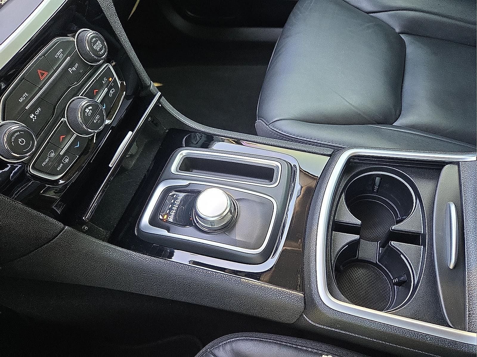 2023 Chrysler 300 Touring L