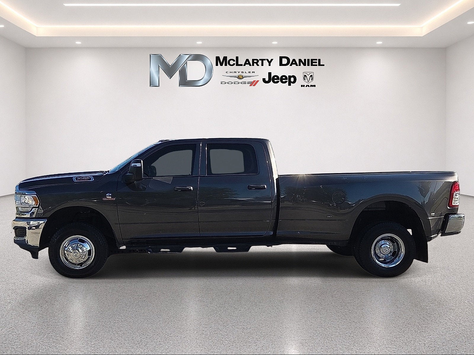 2024 RAM 3500 Tradesman Crew Cab 4x4 8' Box