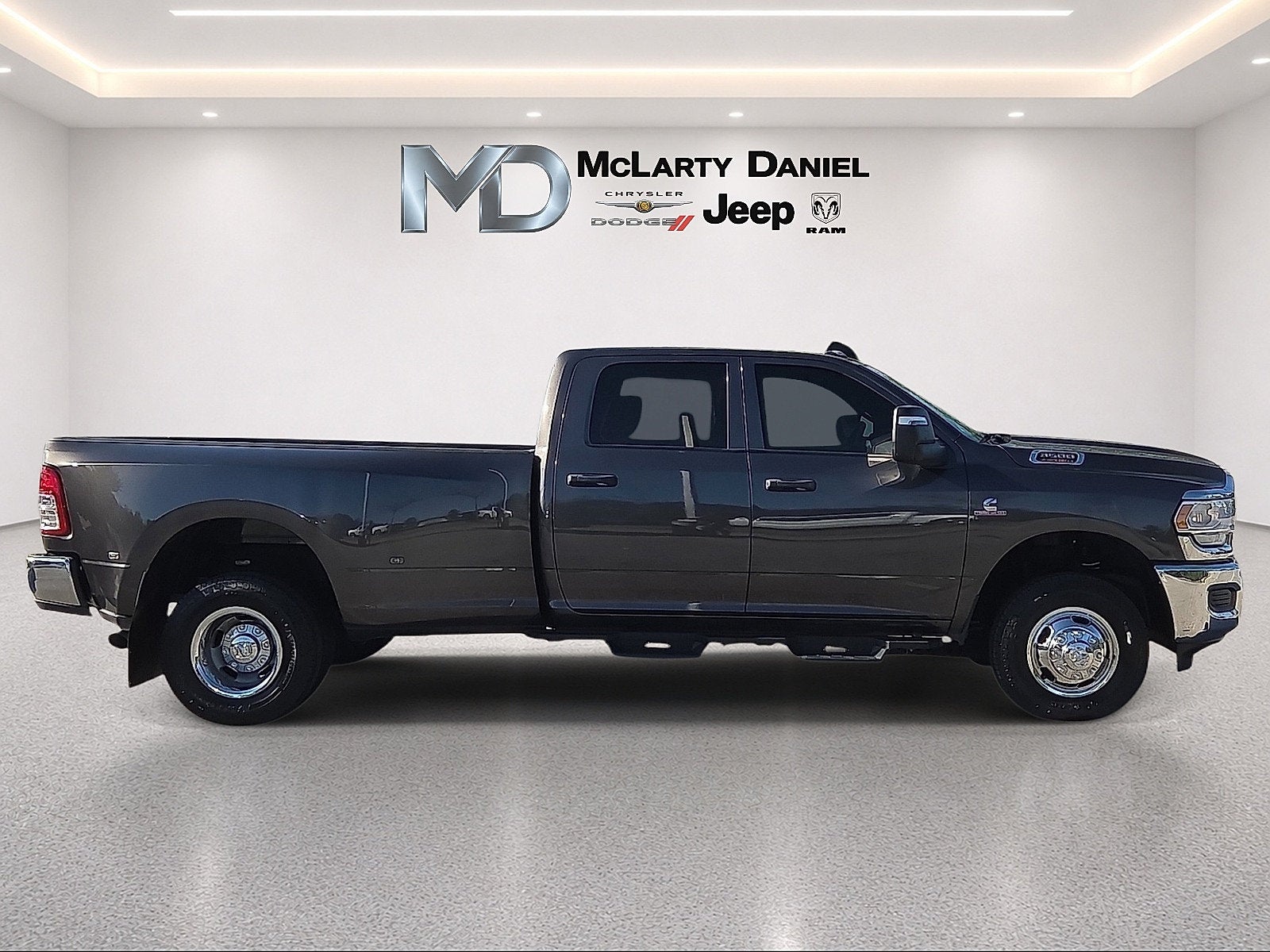 2024 RAM 3500 Tradesman Crew Cab 4x4 8' Box