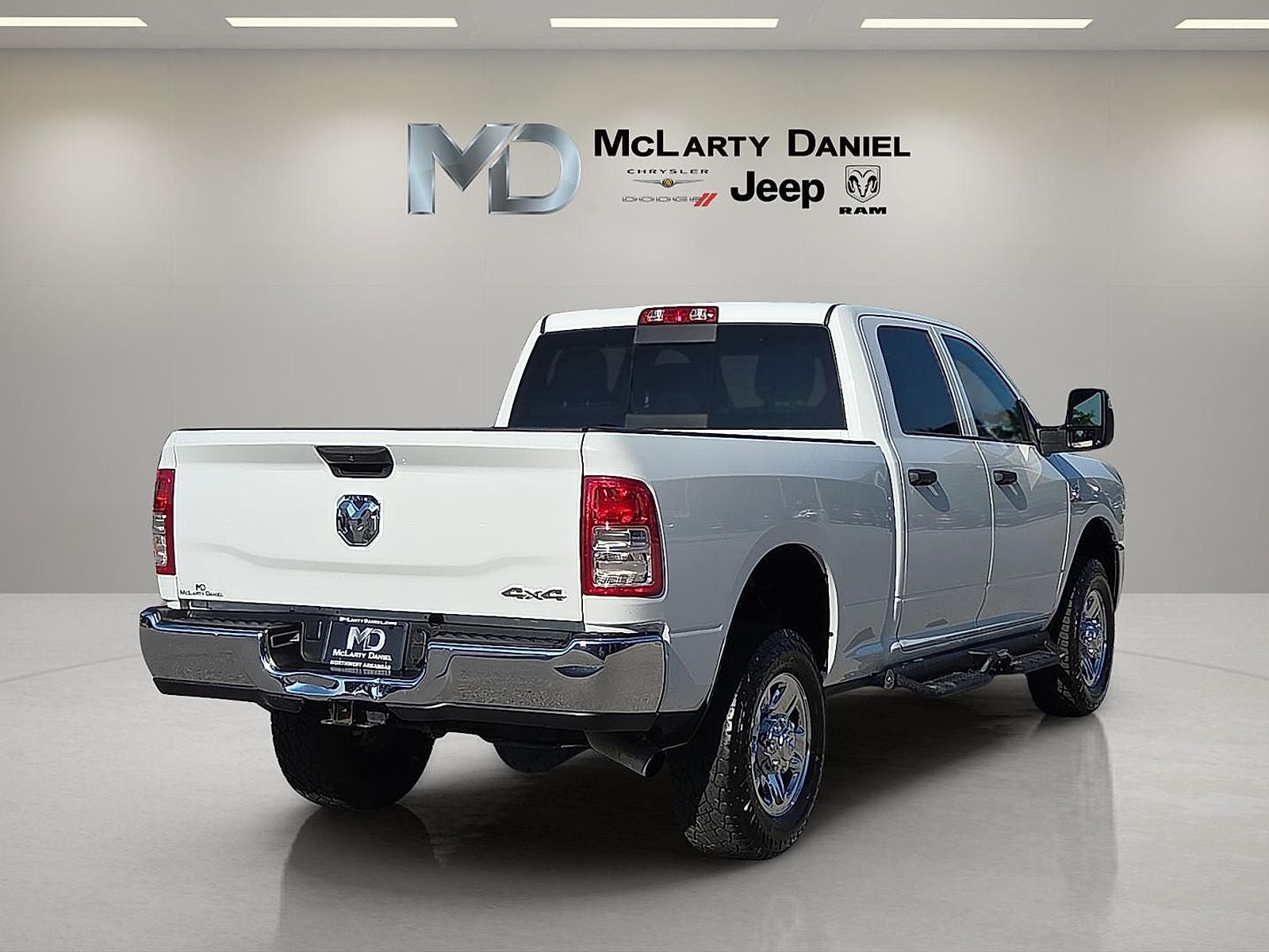 2024 RAM 2500 Tradesman Crew Cab 4x4 6'4' Box