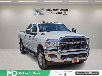 2024 RAM 2500 Tradesman Crew Cab 4x4 6'4' Box