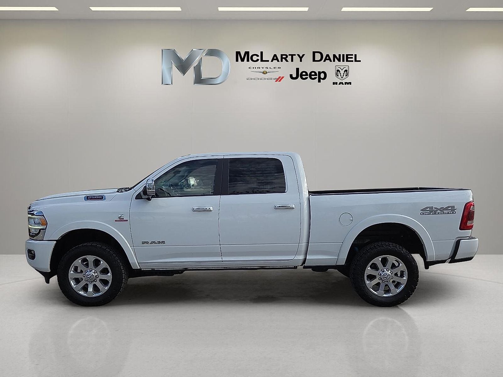 2020 RAM 2500 Laramie Crew Cab 4X4 6'4' Box