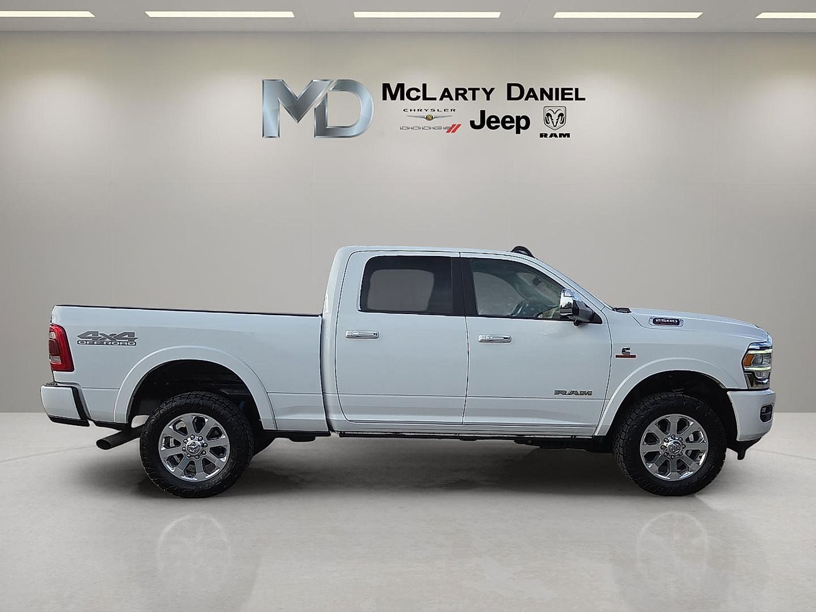 2020 RAM 2500 Laramie Crew Cab 4X4 6'4' Box