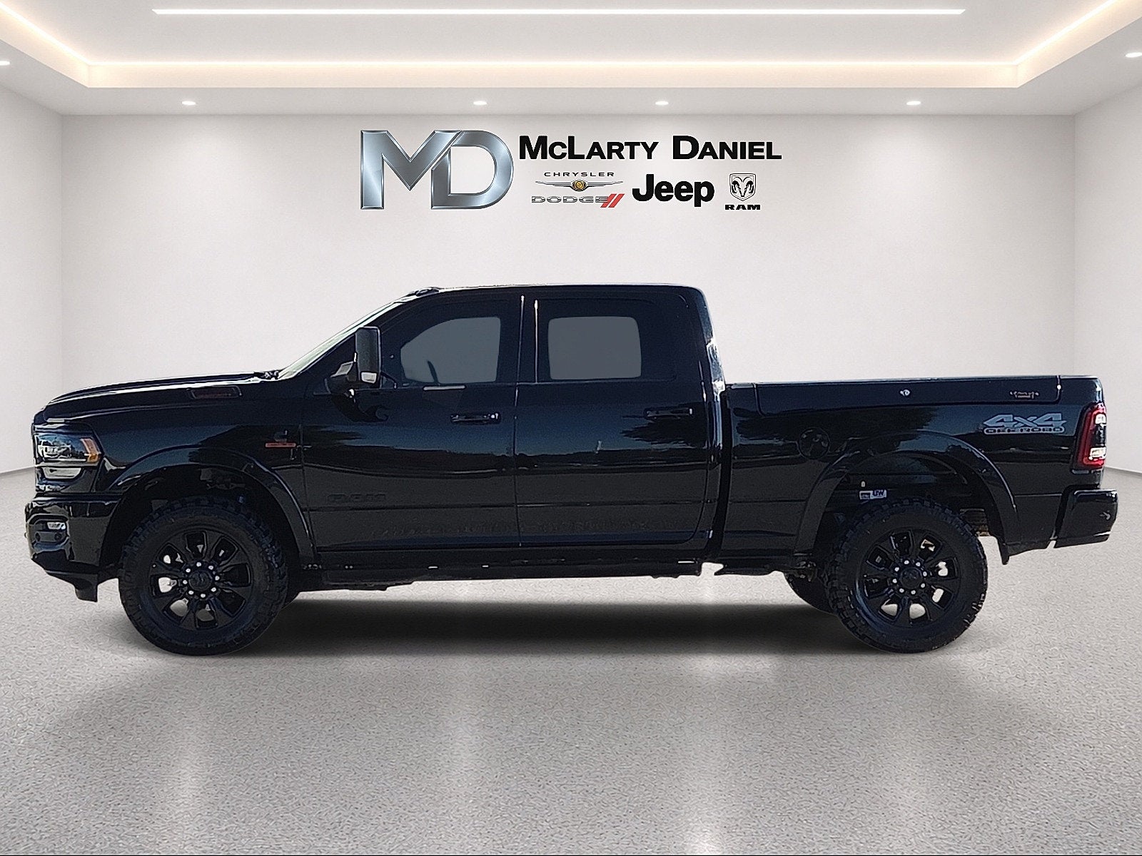 2020 RAM 2500 Limited Crew Cab 4x4 6'4' Box