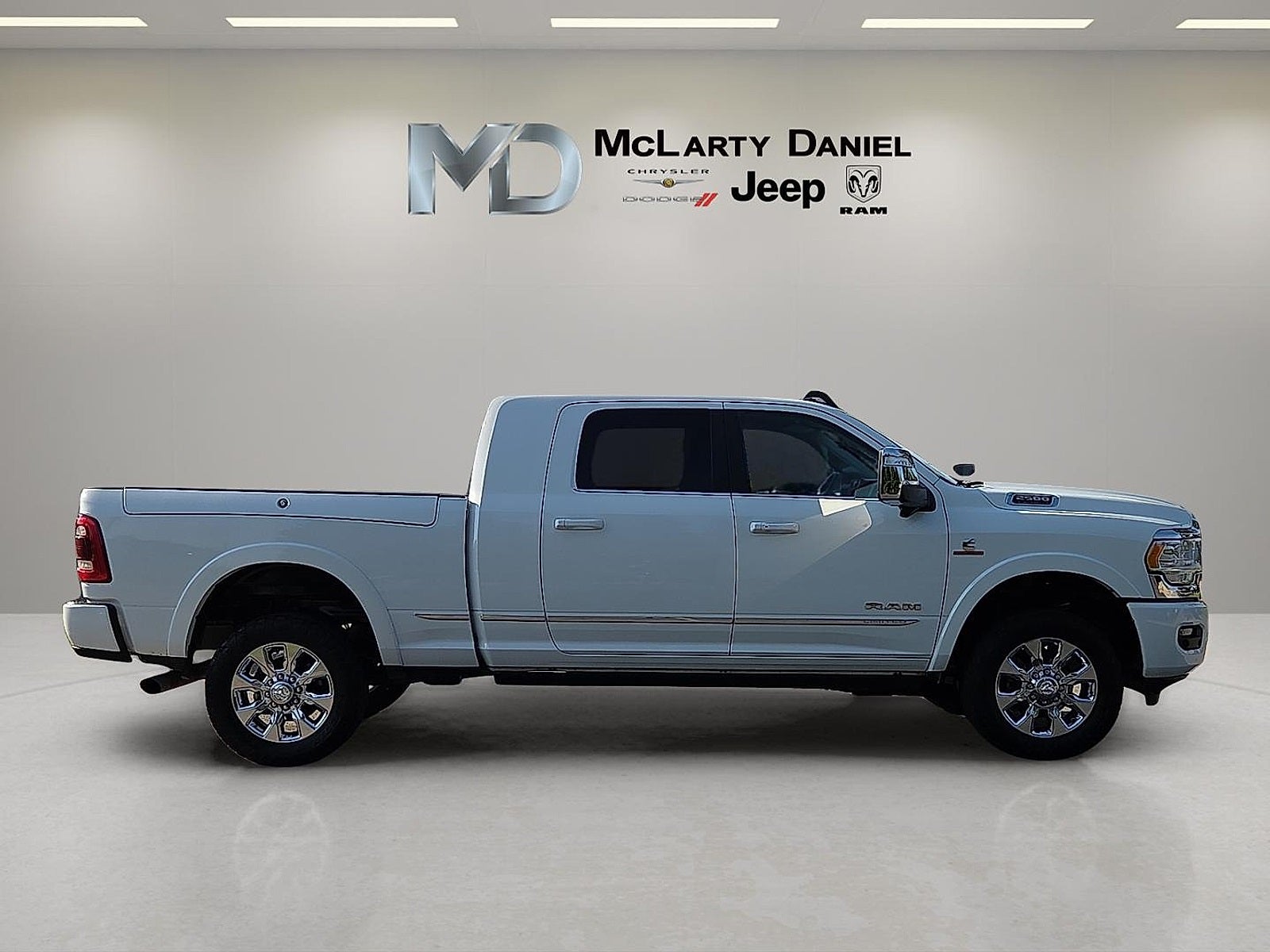 2023 RAM 2500 Limited Mega Cab 4x4 6'4' Box
